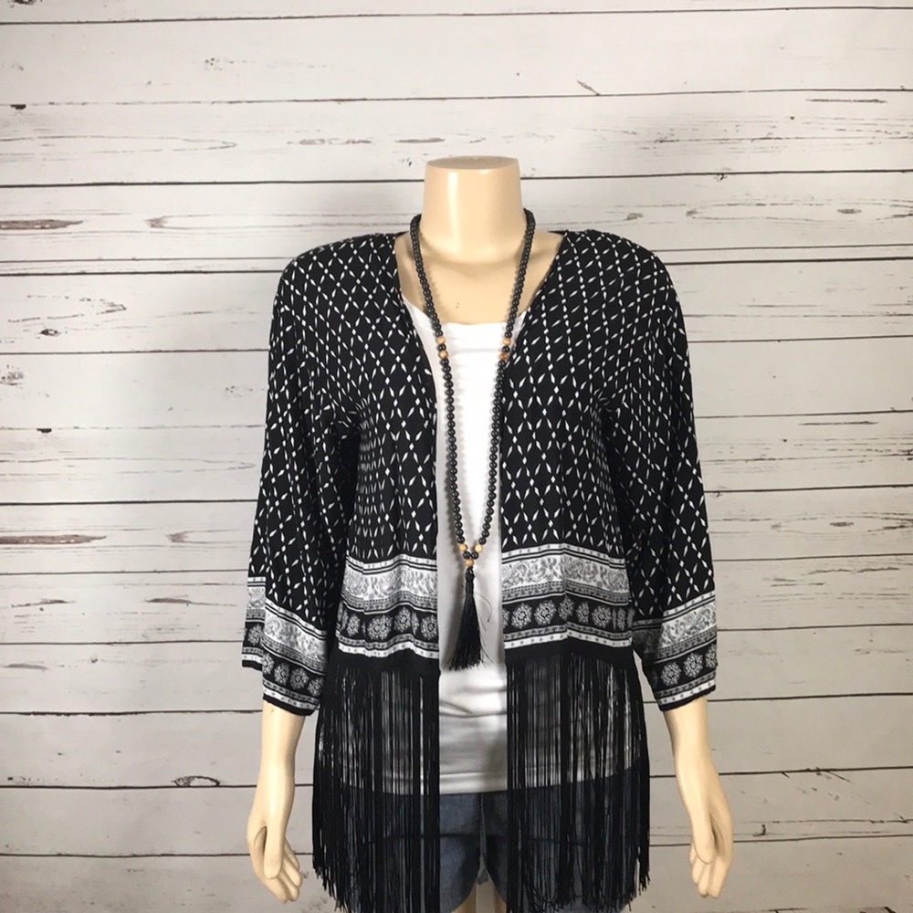 5 for $20  black gray fringed open wrap size L